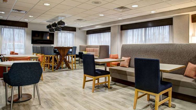 Hampton Inn Rochester Lobby