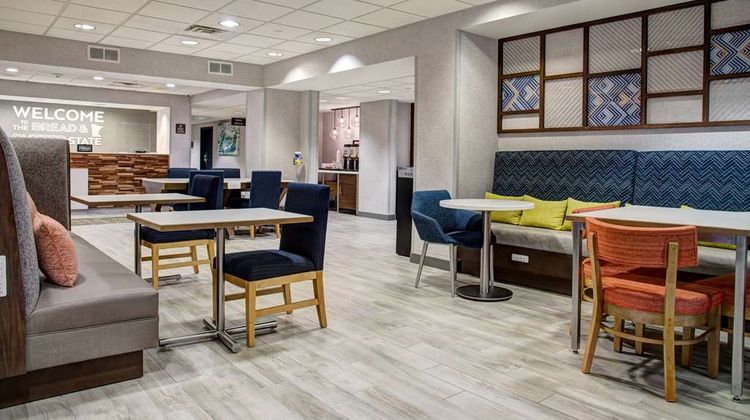 Hampton Inn Rochester Lobby