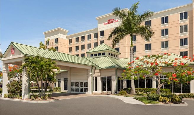 Hilton Garden Inn Fort Myers Arpt/FGCU Exterior
