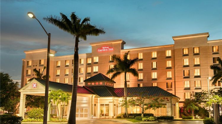 Hilton Garden Inn Fort Myers Arpt/FGCU Exterior