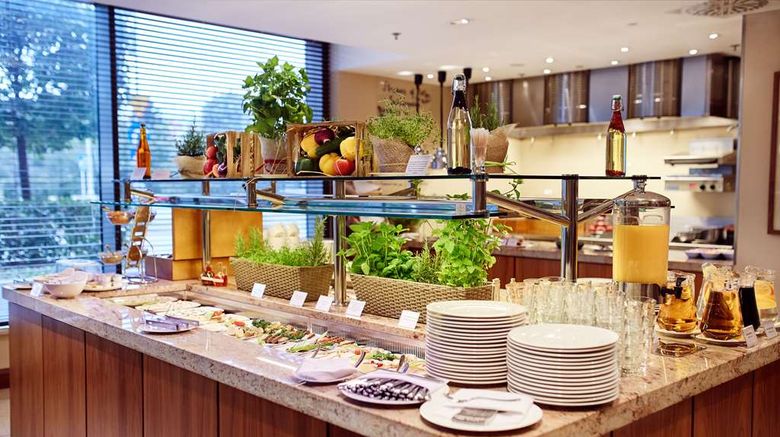 <b>Hilton Garden Inn Rzeszow Restaurant</b>. Images powered by <a href="https://iceportal.shijigroup.com/" title="IcePortal" target="_blank">IcePortal</a>.