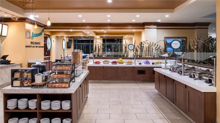 Embassy Suites-Riverfront Promenade Restaurant
