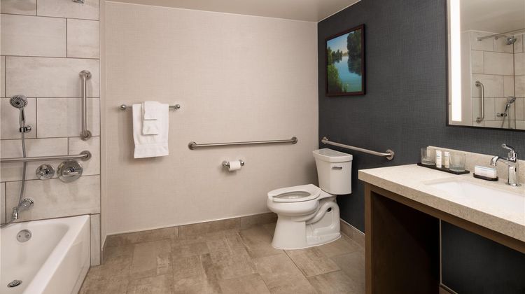 Embassy Suites-Riverfront Promenade Room