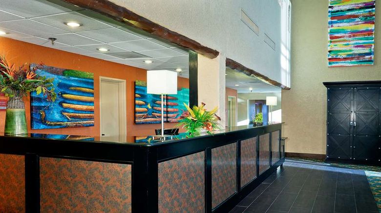 <b>DoubleTree by Hilton Hotel Santa Fe Lobby</b>. Images powered by <a href="https://iceportal.shijigroup.com/" title="IcePortal" target="_blank">IcePortal</a>.