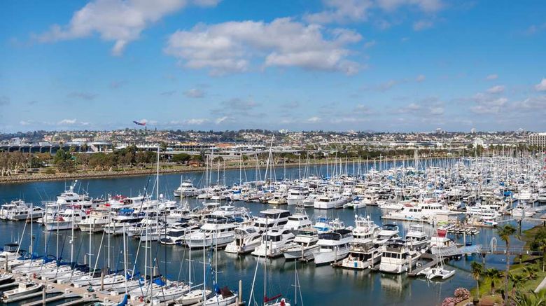 <b>Hilton San Diego Airport/Harbor Island Room</b>. Images powered by <a href="https://iceportal.shijigroup.com/" title="IcePortal" target="_blank">IcePortal</a>.