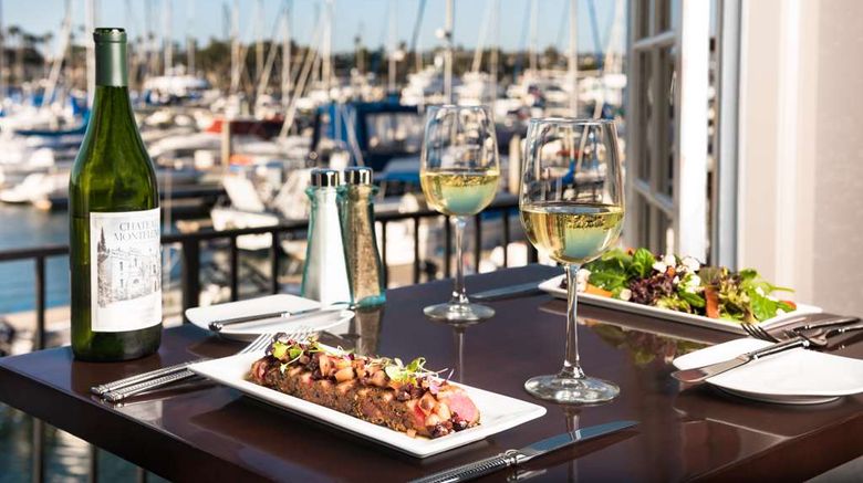 <b>Hilton San Diego Airport/Harbor Island Restaurant</b>. Images powered by <a href="https://iceportal.shijigroup.com/" title="IcePortal" target="_blank">IcePortal</a>.