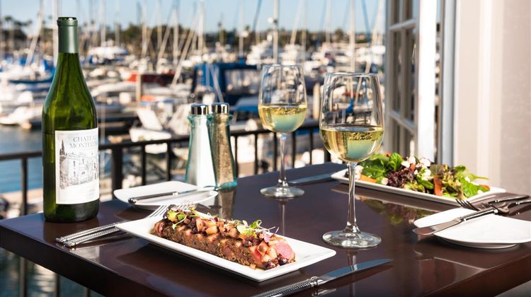 Hilton San Diego Airport/Harbor Island Restaurant