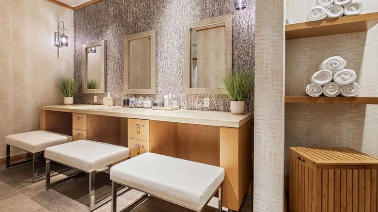<b>Hilton San Diego Bayfront Spa</b>. Images powered by <a href="https://iceportal.shijigroup.com/" title="IcePortal" target="_blank">IcePortal</a>.