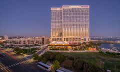 Hilton San Diego Bayfront