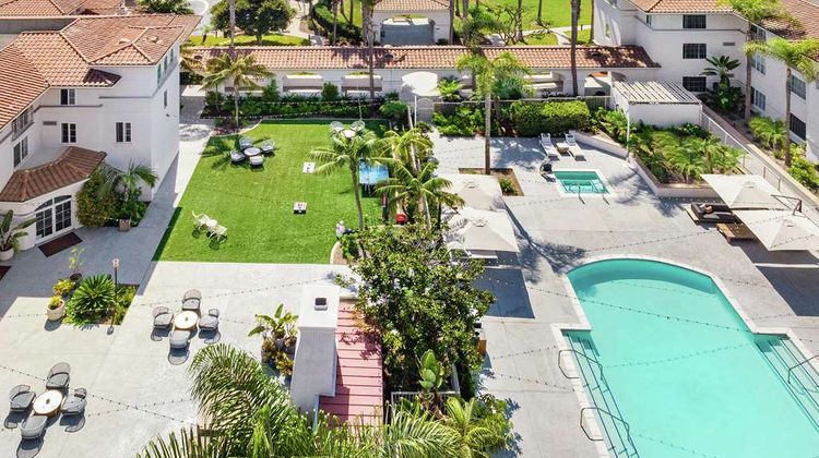 Hilton Garden Inn Carlsbad Beach Exterior