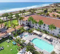 Hilton Garden Inn Carlsbad Beach Exterior