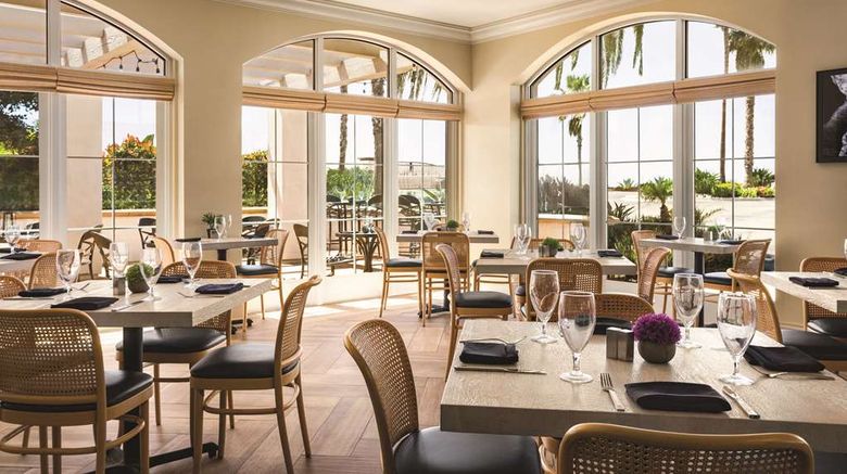 <b>Hilton Garden Inn Carlsbad Beach Restaurant</b>. Images powered by <a href="https://iceportal.shijigroup.com/" title="IcePortal" target="_blank">IcePortal</a>.