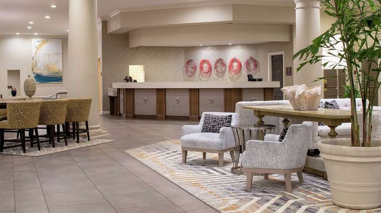 <b>Hilton San Diego/Del Mar Lobby</b>. Images powered by <a href="https://iceportal.shijigroup.com/" title="IcePortal" target="_blank">IcePortal</a>.