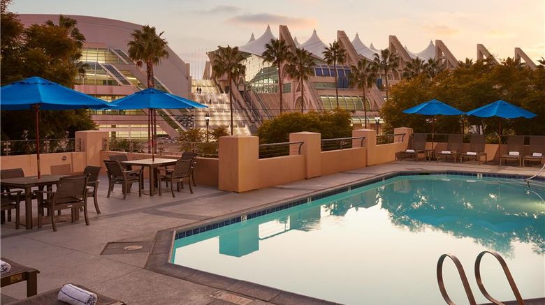 <b>Hilton San Diego Gaslamp Quarter Pool</b>. Images powered by <a href="https://iceportal.shijigroup.com/" title="IcePortal" target="_blank">IcePortal</a>.
