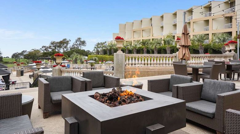 <b>Hilton La Jolla Torrey Pines Restaurant</b>. Images powered by <a href="https://iceportal.shijigroup.com/" title="IcePortal" target="_blank">IcePortal</a>.