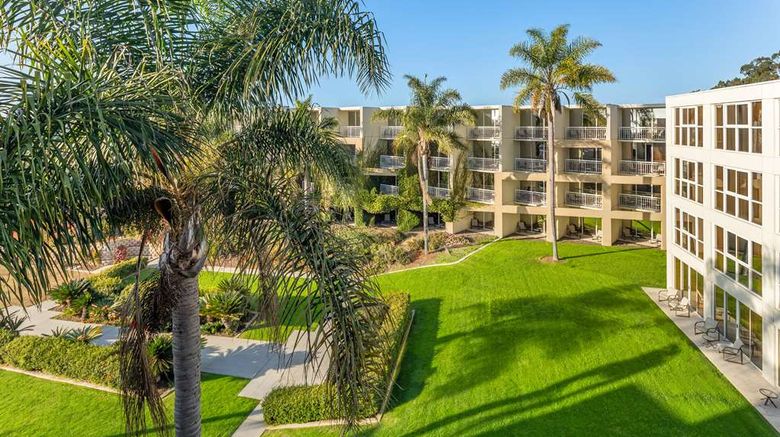 <b>Hilton La Jolla Torrey Pines Room</b>. Images powered by <a href="https://iceportal.shijigroup.com/" title="IcePortal" target="_blank">IcePortal</a>.