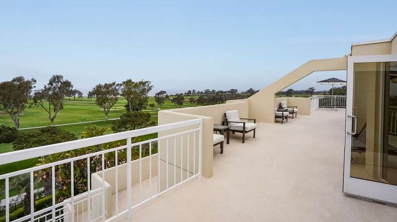 <b>Hilton La Jolla Torrey Pines Room</b>. Images powered by <a href="https://iceportal.shijigroup.com/" title="IcePortal" target="_blank">IcePortal</a>.