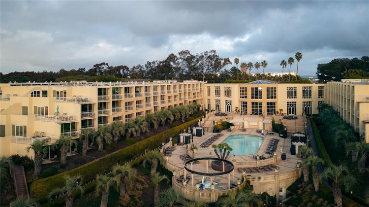 Hilton La Jolla Torrey Pines Pool