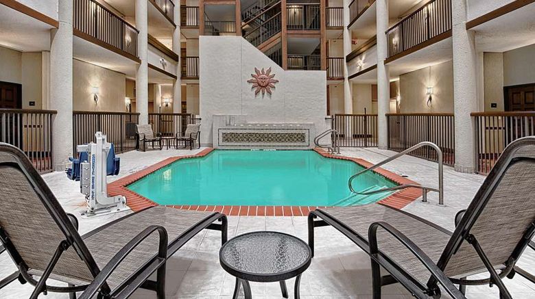 <b>Hilton Garden Inn San Antonio Airport Pool</b>. Images powered by <a href="https://iceportal.shijigroup.com/" title="IcePortal" target="_blank">IcePortal</a>.