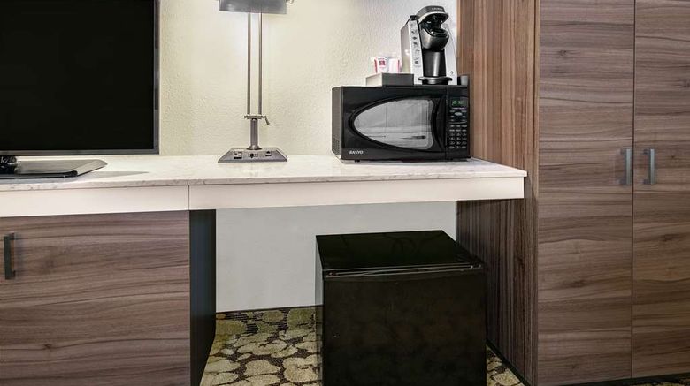 <b>Hilton Garden Inn San Antonio Airport Room</b>. Images powered by <a href="https://iceportal.shijigroup.com/" title="IcePortal" target="_blank">IcePortal</a>.