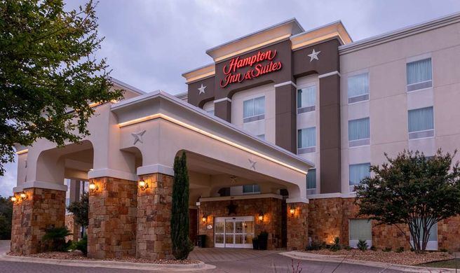 Hampton Inn & Suites Boerne Exterior