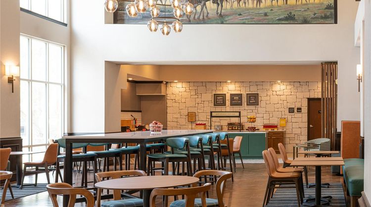 Hampton Inn & Suites Boerne Lobby