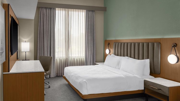 Embassy Suites Riverwalk-Downtown Room
