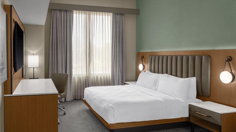 <b>Embassy Suites Riverwalk-Downtown Room</b>. Images powered by <a href="https://iceportal.shijigroup.com/" title="IcePortal" target="_blank">IcePortal</a>.