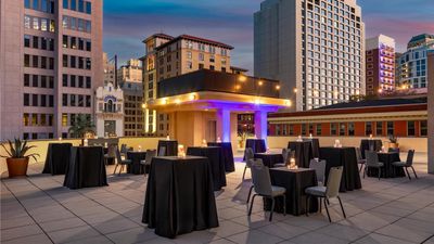 Embassy Suites Riverwalk-Downtown