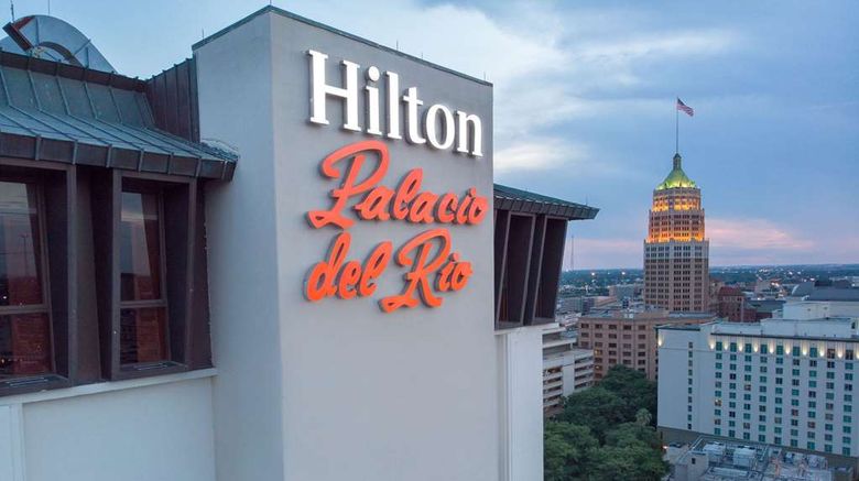 <b>Hilton Palacio del Rio Exterior</b>. Images powered by <a href="https://iceportal.shijigroup.com/" title="IcePortal" target="_blank">IcePortal</a>.
