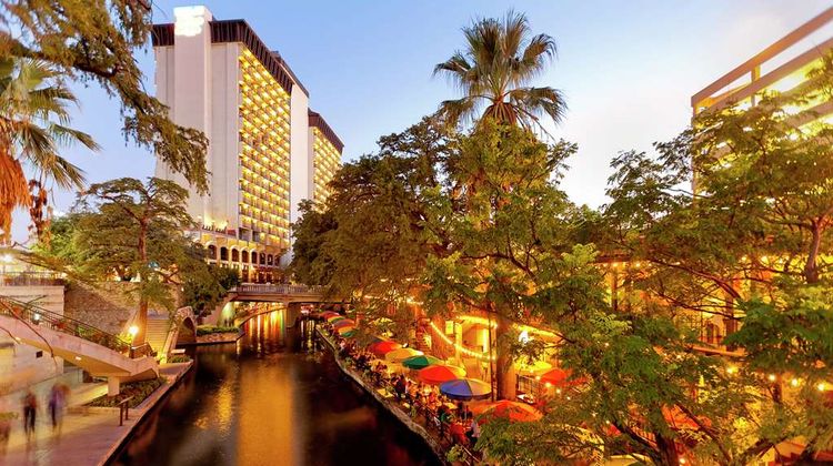 Hilton Palacio del Rio Exterior