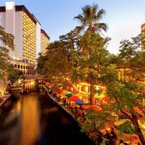 Hilton Palacio del Rio