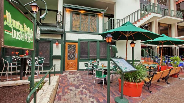 <b>Hilton Palacio del Rio Restaurant</b>. Images powered by <a href="https://iceportal.shijigroup.com/" title="IcePortal" target="_blank">IcePortal</a>.