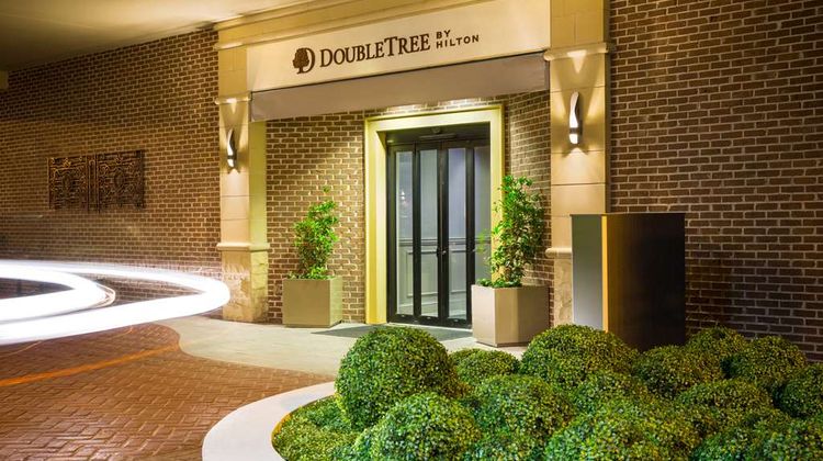DoubleTree Hotel Historic Savannah Exterior