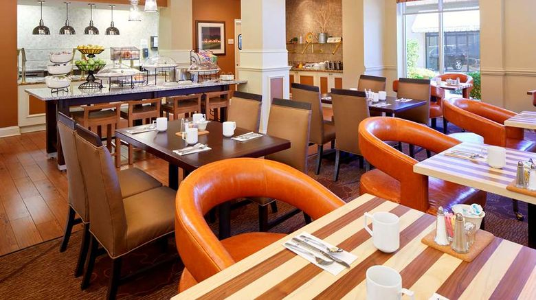 <b>Hilton Garden Inn Savannah Midtown Restaurant</b>. Images powered by <a href="https://iceportal.shijigroup.com/" title="IcePortal" target="_blank">IcePortal</a>.