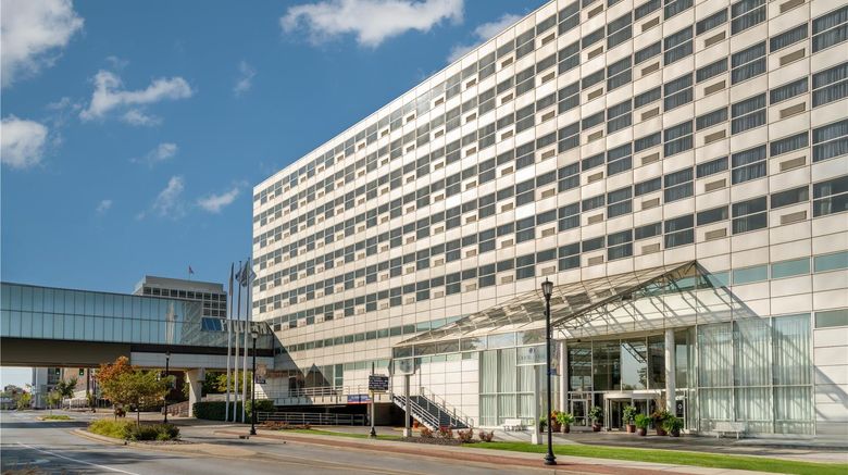 <b>DoubleTree by Hilton South Bend Exterior</b>. Images powered by <a href="https://iceportal.shijigroup.com/" title="IcePortal" target="_blank">IcePortal</a>.