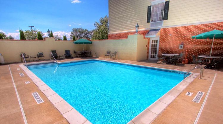Hampton Inn & Suites State College Pool