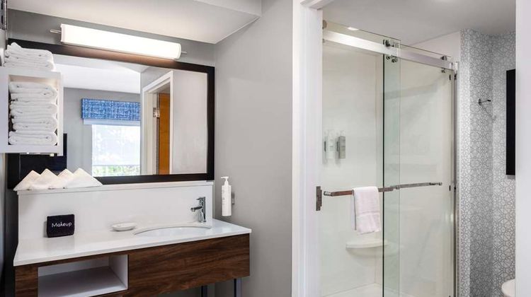 Hampton Inn & Suites State College Room