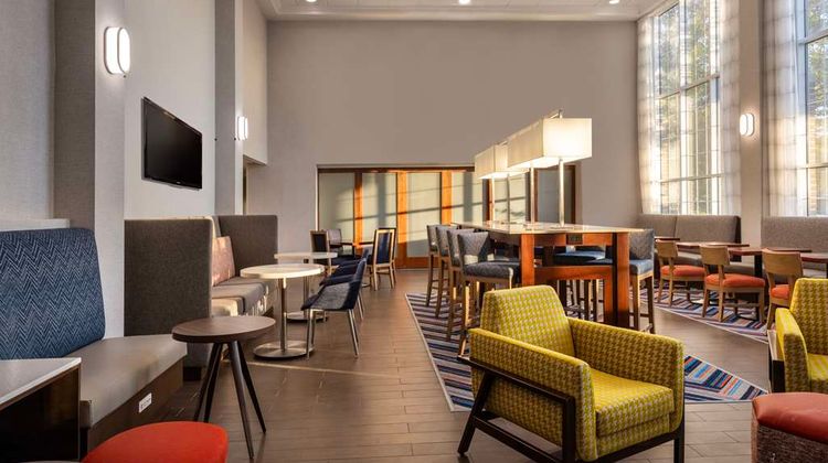 Hampton Inn & Suites State College Lobby