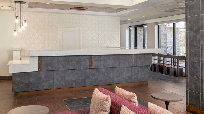 <b>Hilton Garden Inn Scottsdale North Lobby</b>. Images powered by <a href="https://iceportal.shijigroup.com/" title="IcePortal" target="_blank">IcePortal</a>.