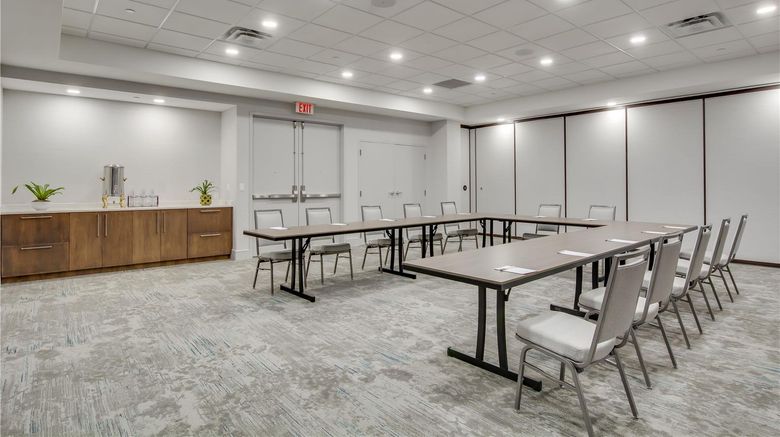 <b>Hilton Garden Inn Louisville Airport Meeting</b>. Images powered by <a href="https://iceportal.shijigroup.com/" title="IcePortal" target="_blank">IcePortal</a>.