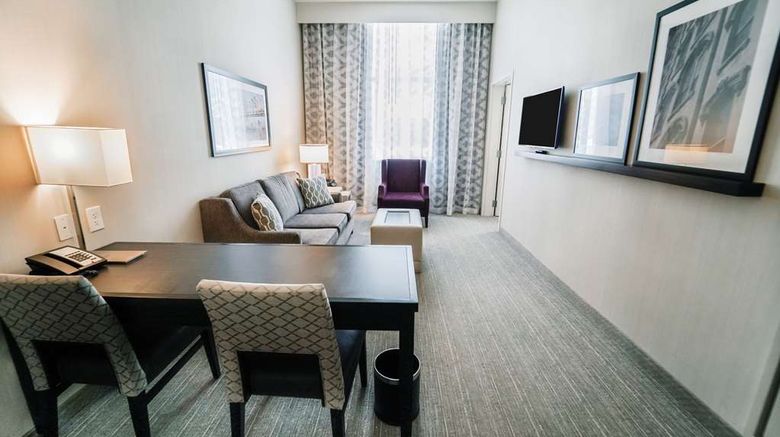 <b>Embassy Suites Louisville Downtown Room</b>. Images powered by <a href="https://iceportal.shijigroup.com/" title="IcePortal" target="_blank">IcePortal</a>.
