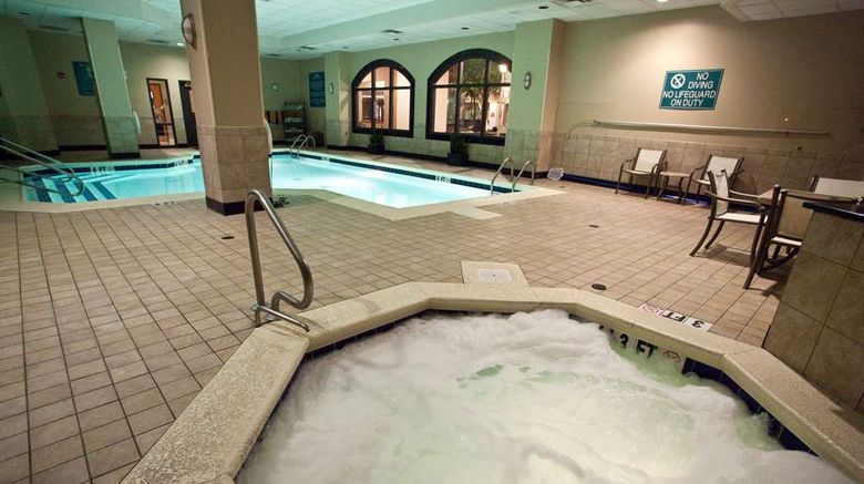 <b>Embassy Suites Louisville East Pool</b>. Images powered by <a href="https://iceportal.shijigroup.com/" title="IcePortal" target="_blank">IcePortal</a>.