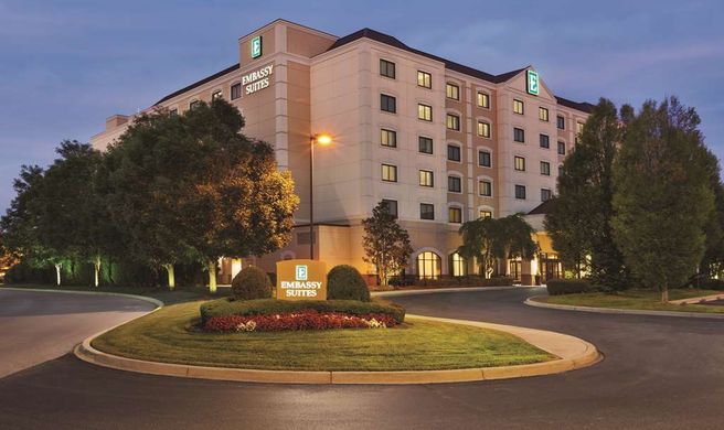Embassy Suites Louisville East Exterior