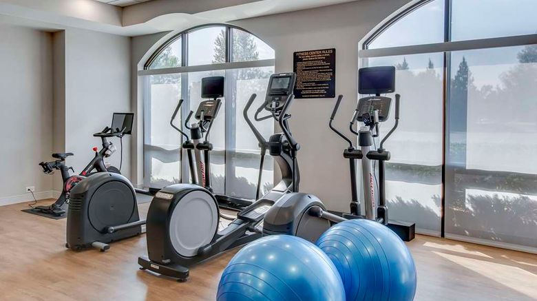 <b>Embassy Suites Louisville East Health</b>. Images powered by <a href="https://iceportal.shijigroup.com/" title="IcePortal" target="_blank">IcePortal</a>.