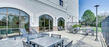 Embassy Suites Louisville East Exterior