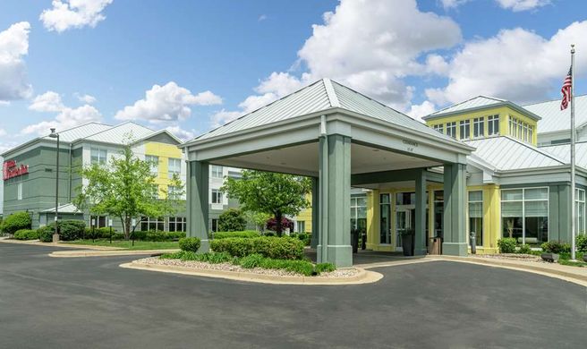 Hilton Garden Inn Louisville East Exterior