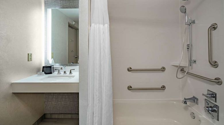 <b>Hilton Garden Inn Louisville East Room</b>. Images powered by <a href="https://iceportal.shijigroup.com/" title="IcePortal" target="_blank">IcePortal</a>.