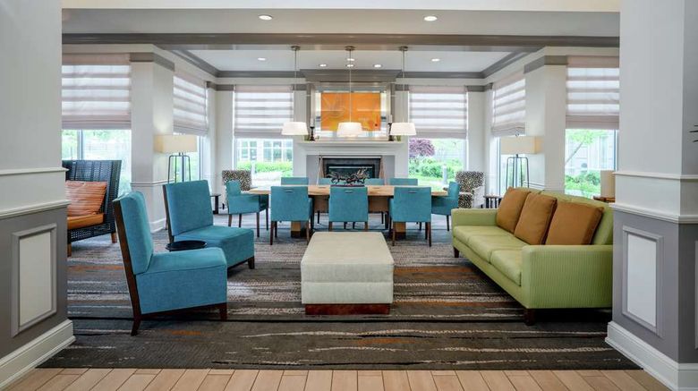 <b>Hilton Garden Inn Louisville East Lobby</b>. Images powered by <a href="https://iceportal.shijigroup.com/" title="IcePortal" target="_blank">IcePortal</a>.