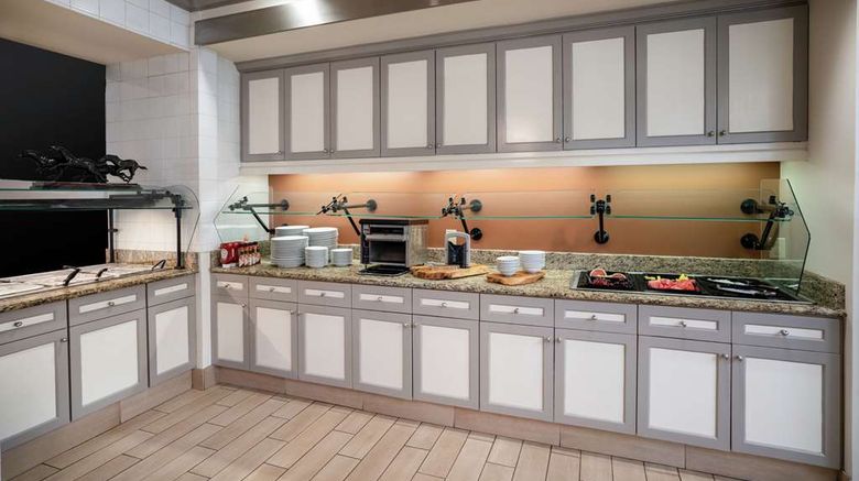 <b>Hilton Garden Inn Louisville East Restaurant</b>. Images powered by <a href="https://iceportal.shijigroup.com/" title="IcePortal" target="_blank">IcePortal</a>.